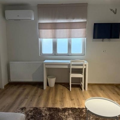 Аренда комфортного 3-комнатного дома с отдельной кухней, 88 м², район Фалеза Норд, Констанца, Румыния